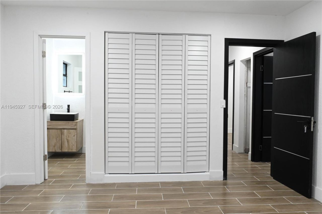 2496 SW 8th St, Fort Lauderdale, FL 33312 Photo