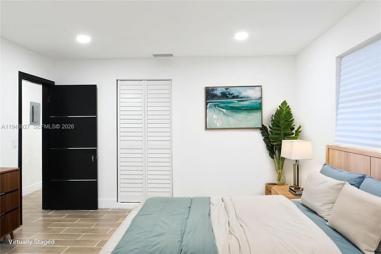 2496 SW 8th St, Fort Lauderdale, FL 33312 Photo