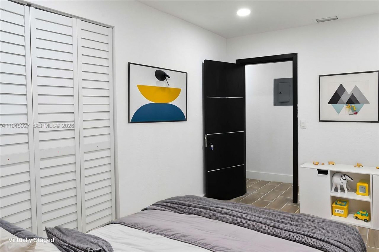 2496 SW 8th St, Fort Lauderdale, FL 33312 Photo