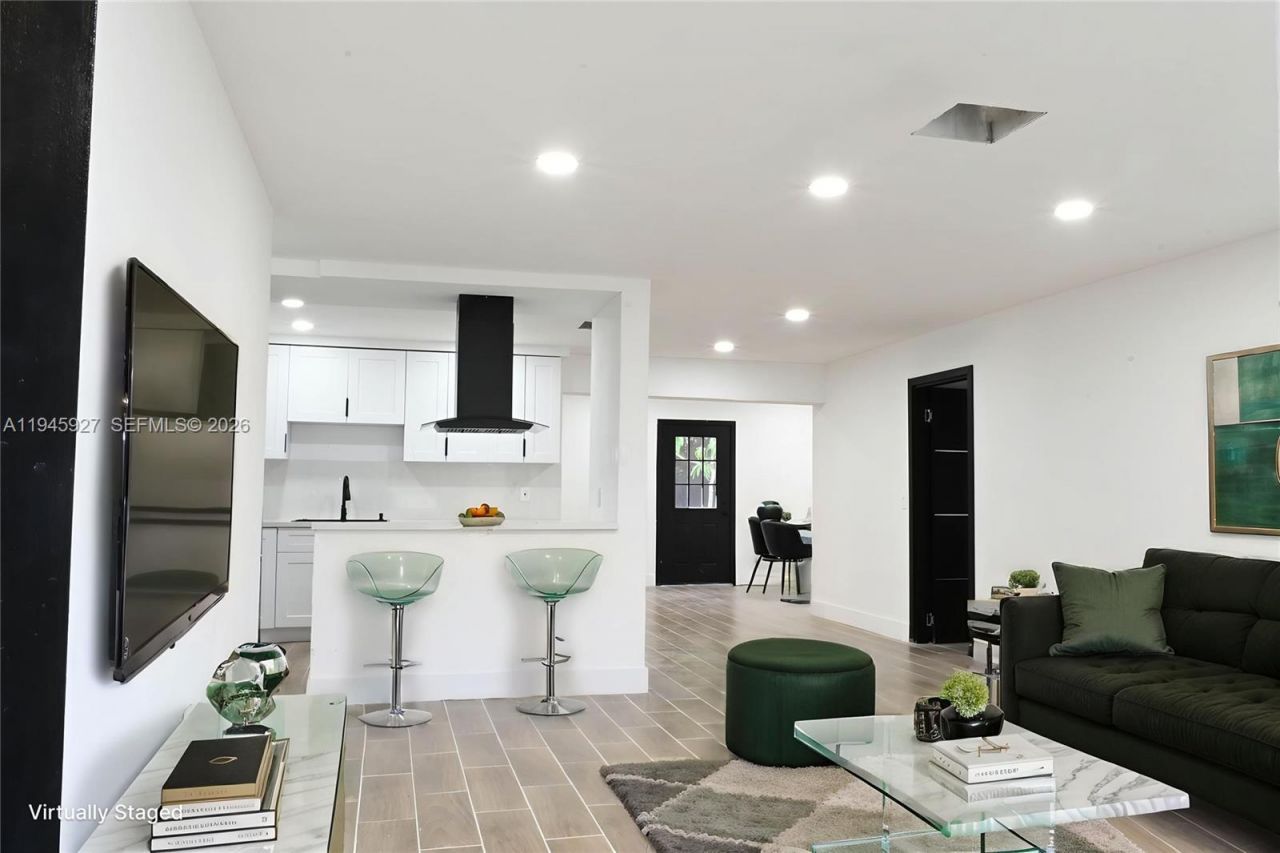 2496 SW 8th St, Fort Lauderdale, FL 33312 Photo