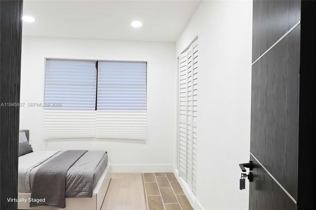 2496 SW 8th St, Fort Lauderdale, FL 33312 Photo