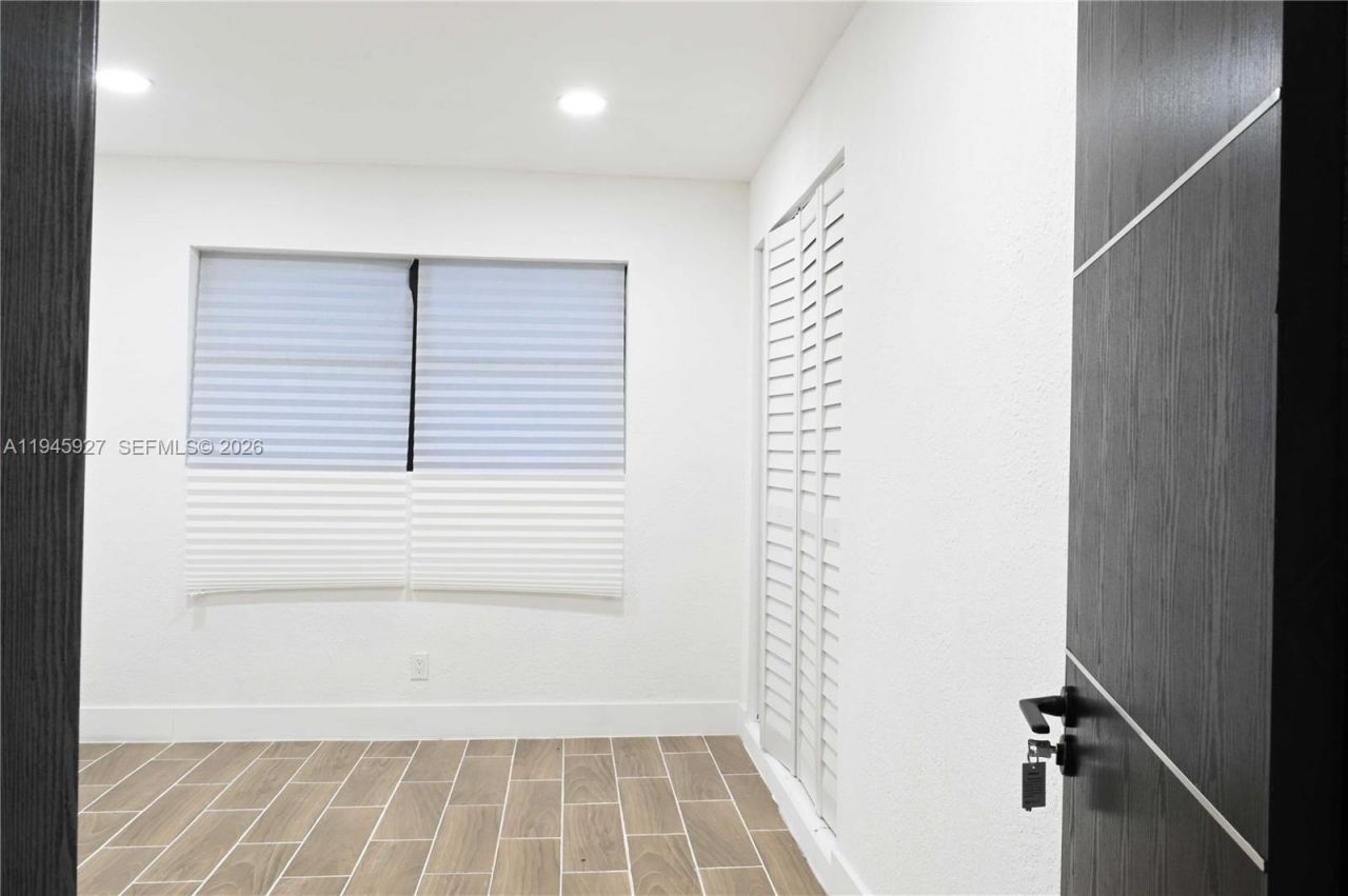 2496 SW 8th St, Fort Lauderdale, FL 33312 Photo