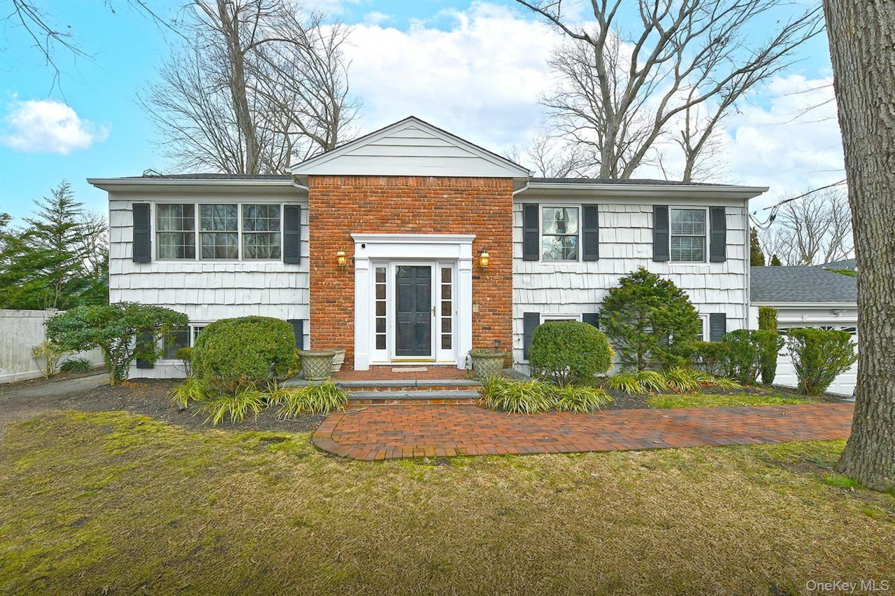 63 Gabriele Drive, East Norwich, NY 11732 Main Photo