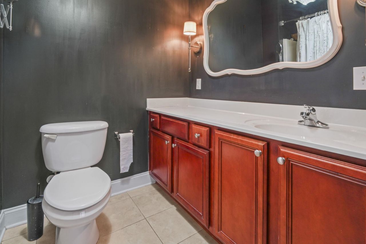 2081 Silvercrest Dr. Photo 20