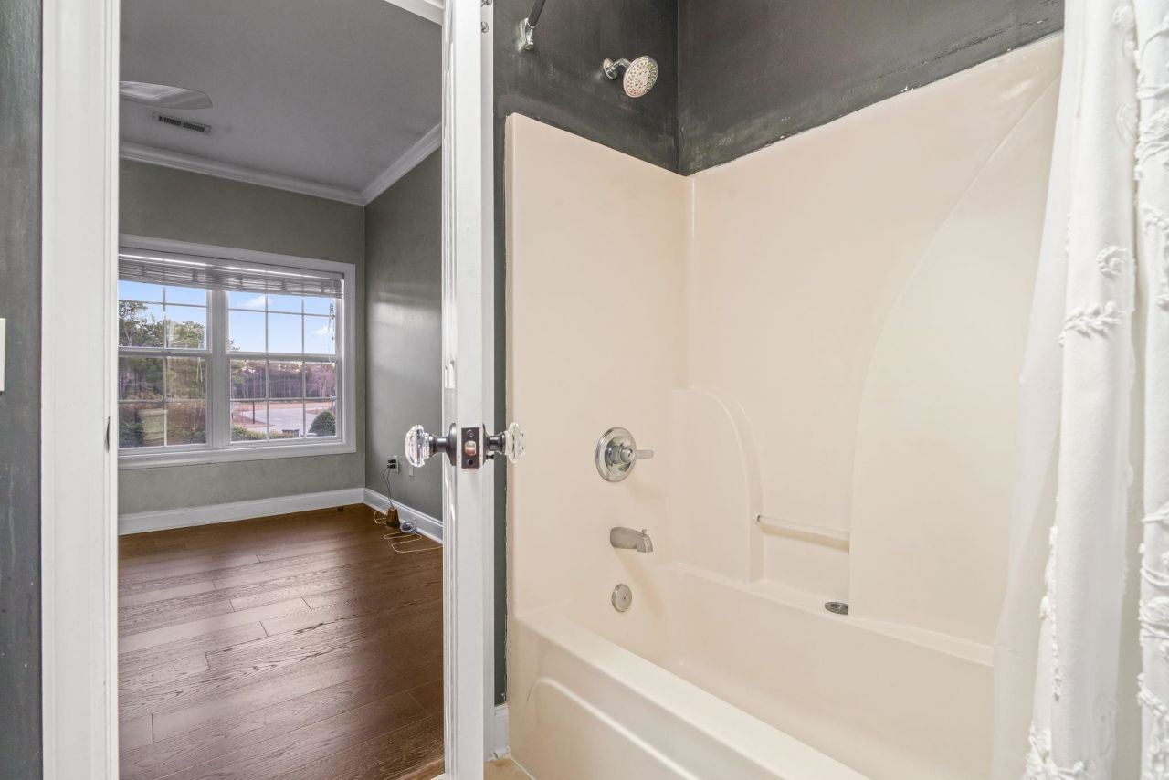 2081 Silvercrest Dr. Photo 21