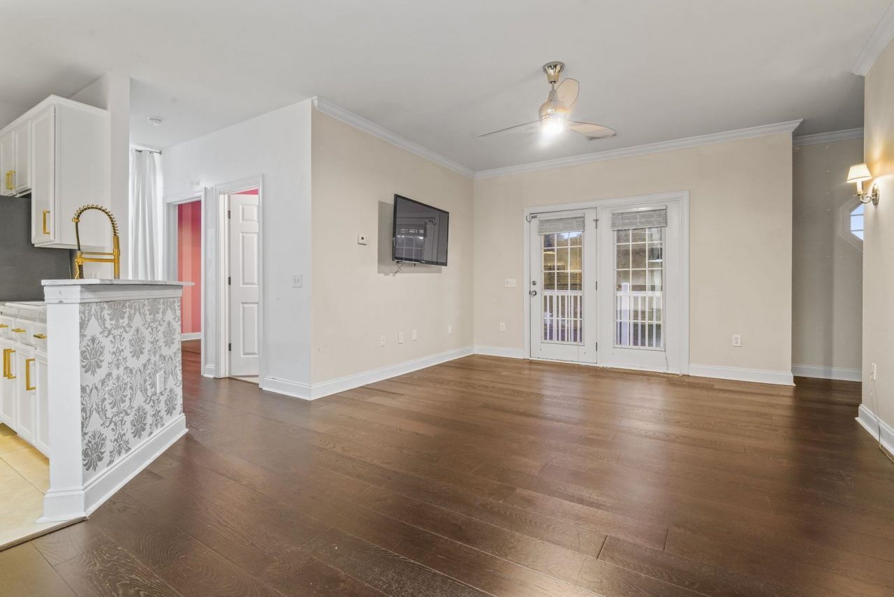 2081 Silvercrest Dr. Photo 27