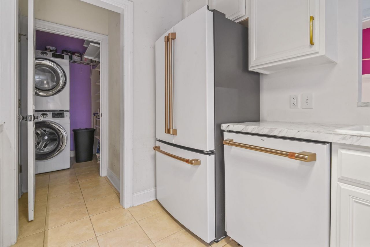 2081 Silvercrest Dr. Photo 5