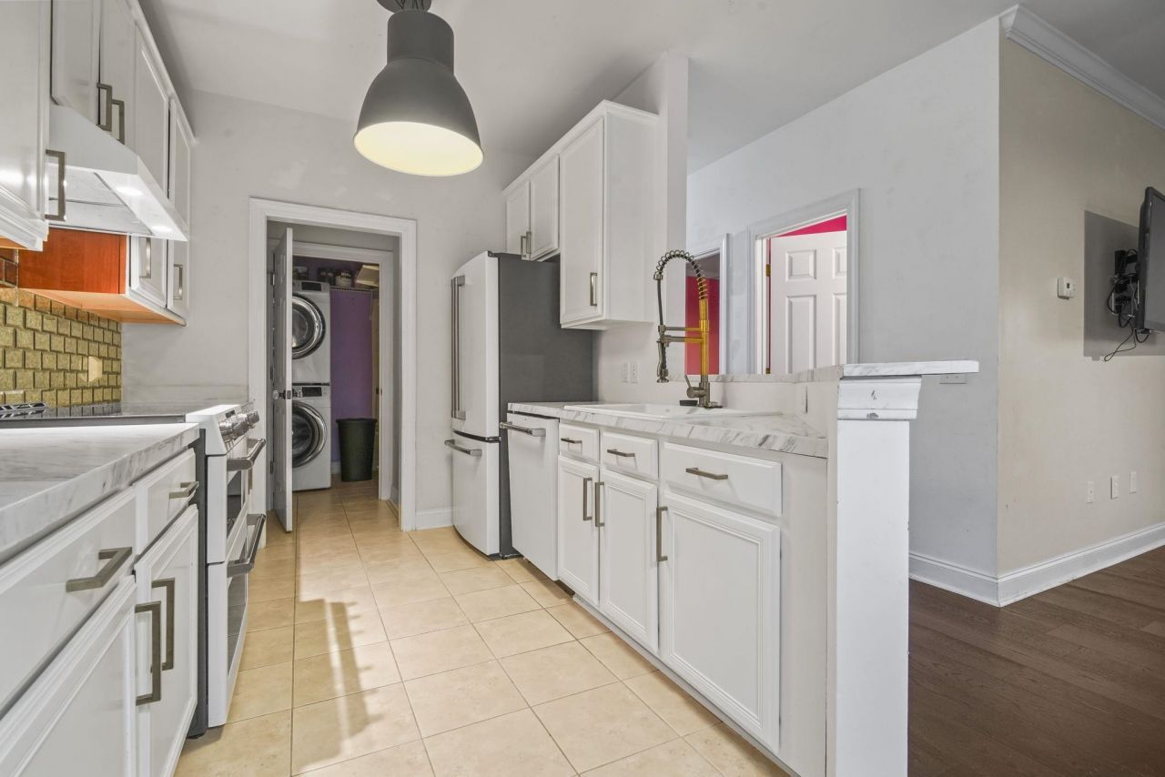 2081 Silvercrest Dr. Photo 9