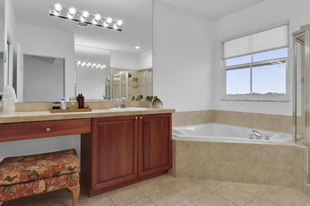 133 Las Brisas Circle, Hypoluxo, FL 33462 Photo