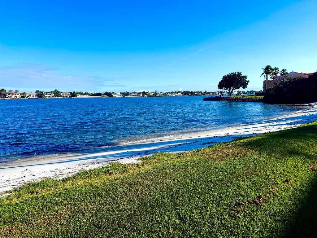 133 Las Brisas Circle, Hypoluxo, FL 33462 Photo