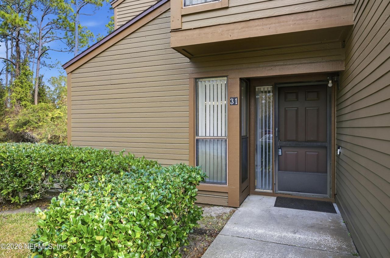 31 Oxford Lane, Palm Coast, FL 32137 Main Photo