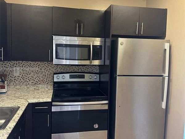 488 NW 165th St Rd , Unit B-115, Miami, FL 33169