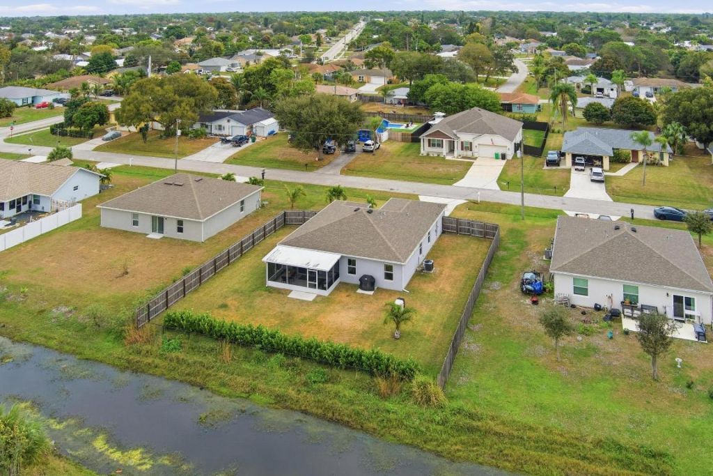 2220 SE Lucaya Street, Port Saint Lucie, FL 34952 Photo