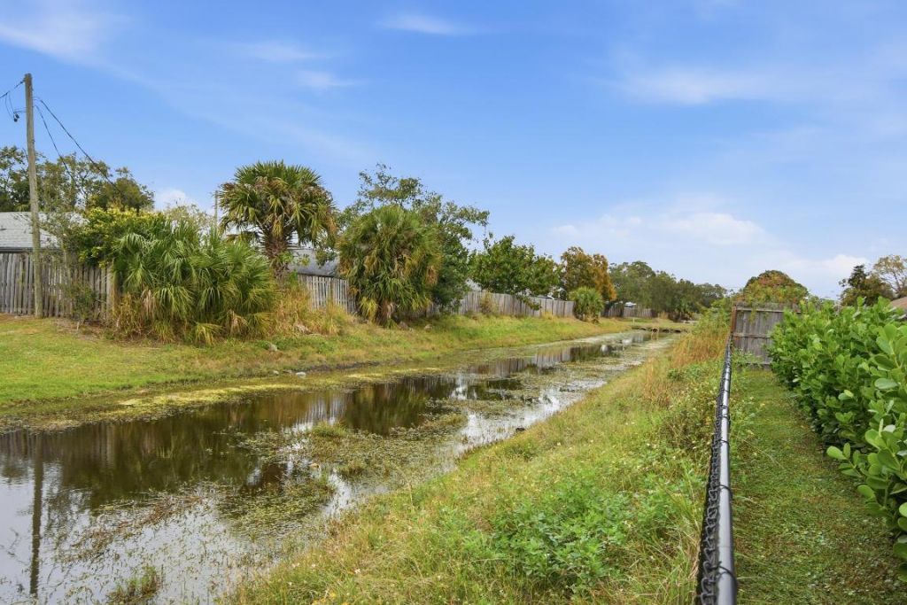 2220 SE Lucaya Street, Port Saint Lucie, FL 34952 Photo