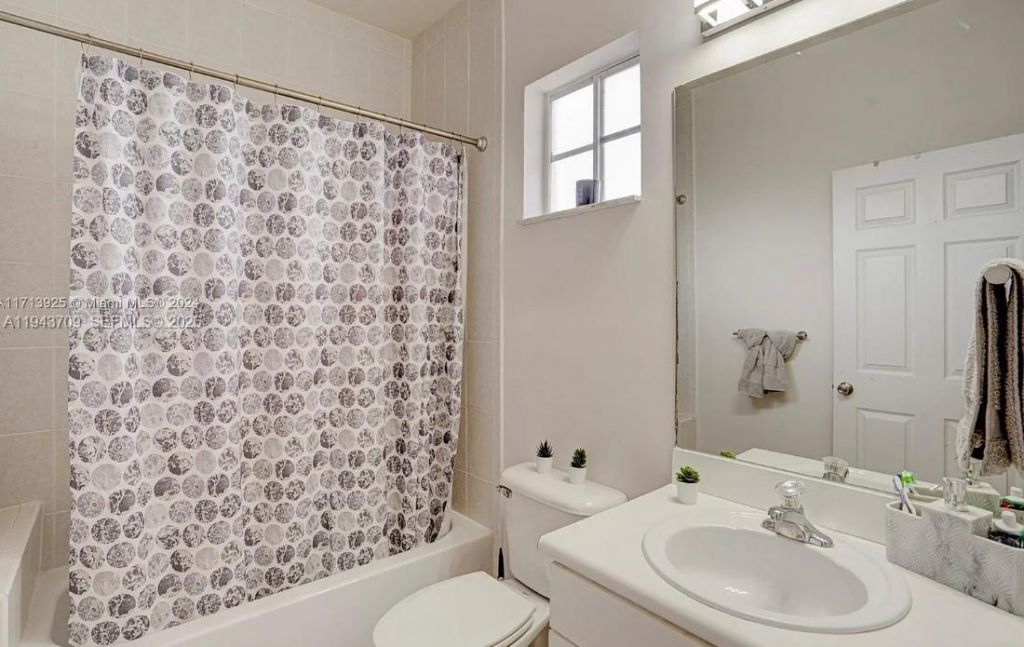 11410 SW 229th Ter, Miami, FL 33170 Photo