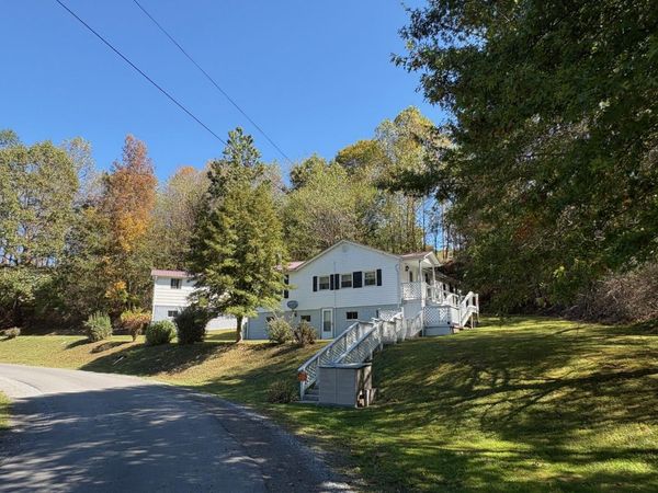 289 Boggs Creek Rd, Rainelle, WV 25962