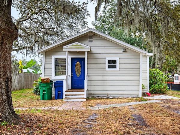 8917 N WILLOW AVENUE, TAMPA, FL 33604