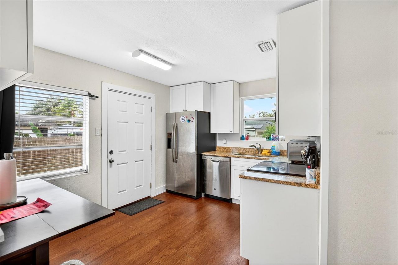 8917 N Willow Avenue, Tampa, FL 33604 Photo