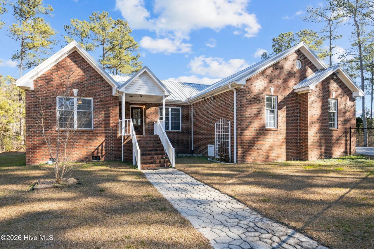 224 Creek Drive, Aurora, NC 27806 Main Photo