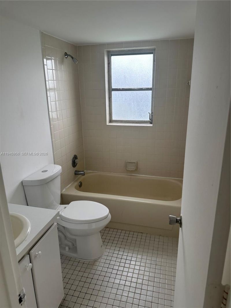 8730 N Sherman Cir, Unit 308, Miramar, FL 33025 Photo