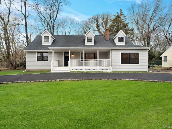 32 Valentine Road, Shoreham, NY 11786