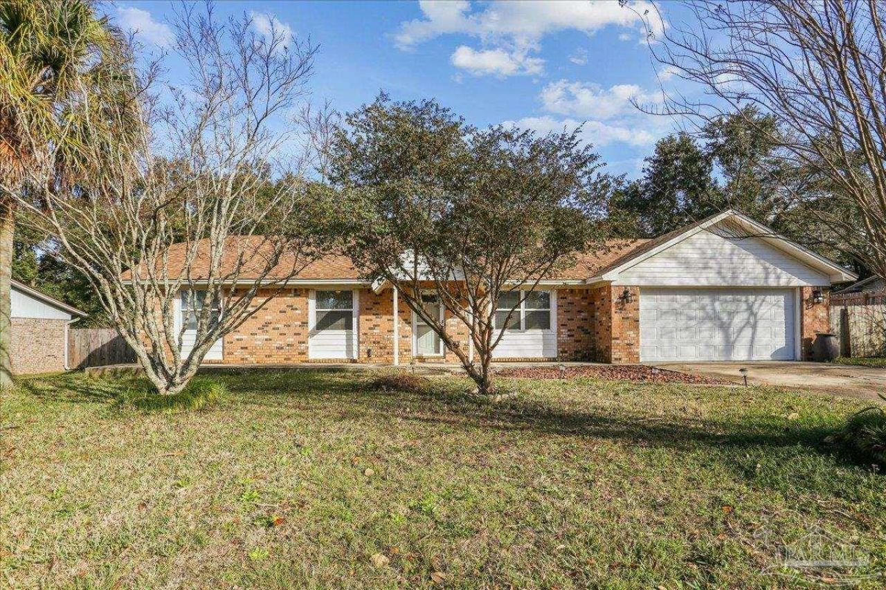 1058 New Haven Dr, Pensacola, FL 32533 Main Photo