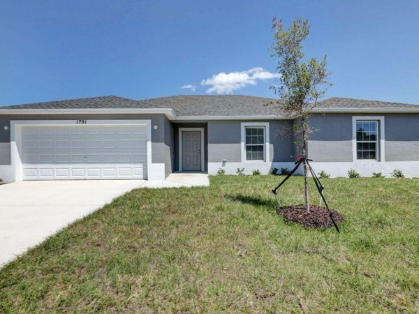 381 SW Todd Avenue, Port St. Lucie, FL 34983