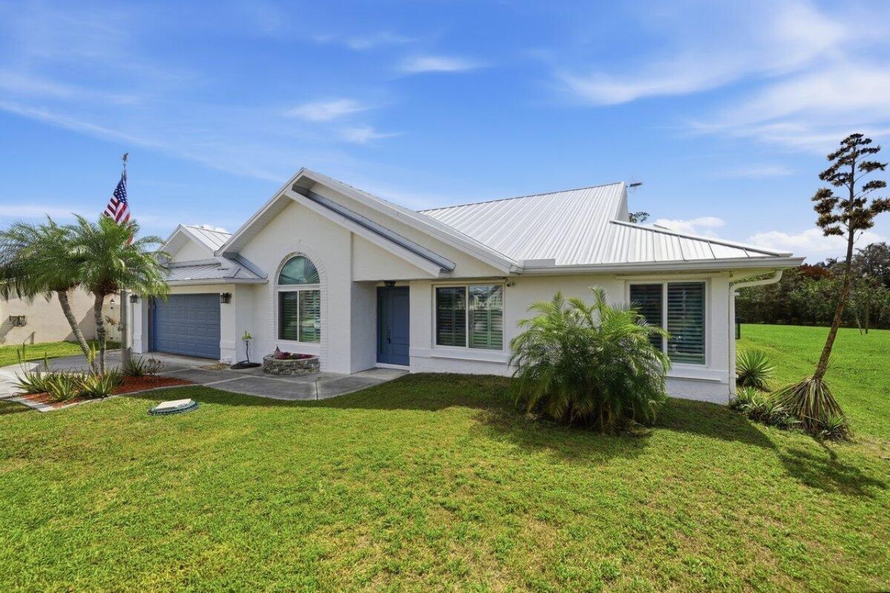 2812 SE Pace Drive, Port Saint Lucie, FL 34984 Photo