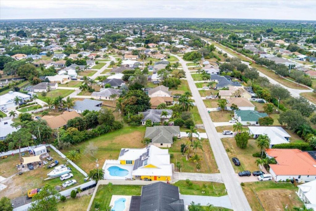 2812 SE Pace Drive, Port Saint Lucie, FL 34984 Photo