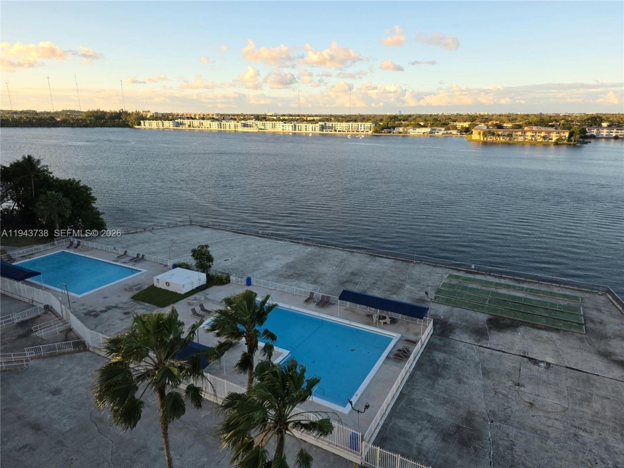 1351 NE Miami Gardens Dr, Unit 806E, Miami, FL 33179 Photo