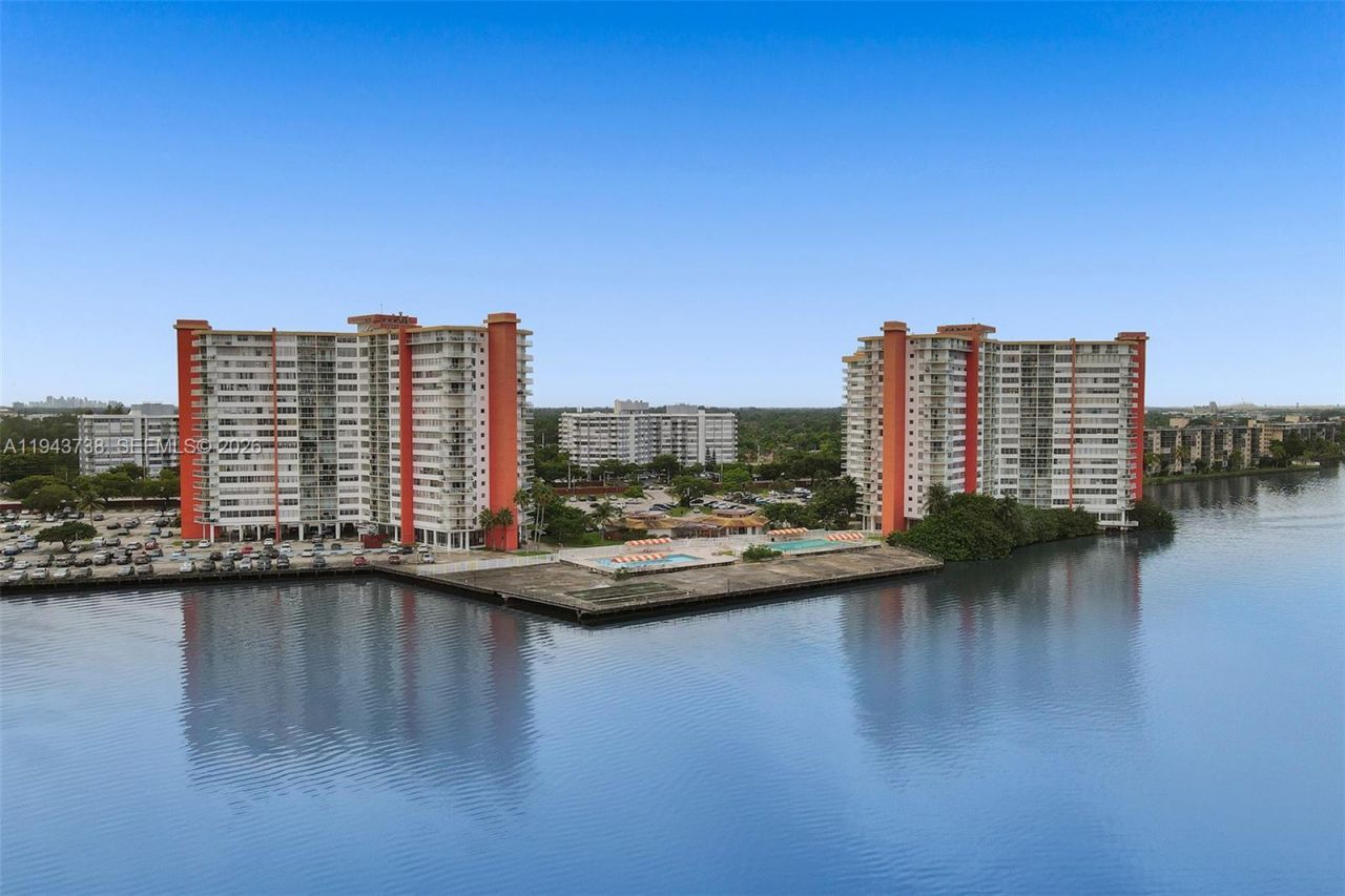 1351 NE Miami Gardens Dr, Unit 806E, Miami, FL 33179 Photo