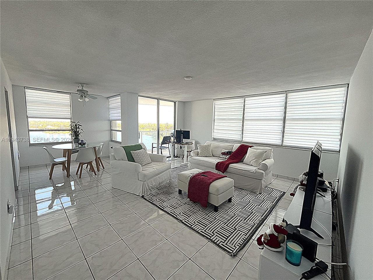 1351 NE Miami Gardens Dr, Unit 806E, Miami, FL 33179 Photo