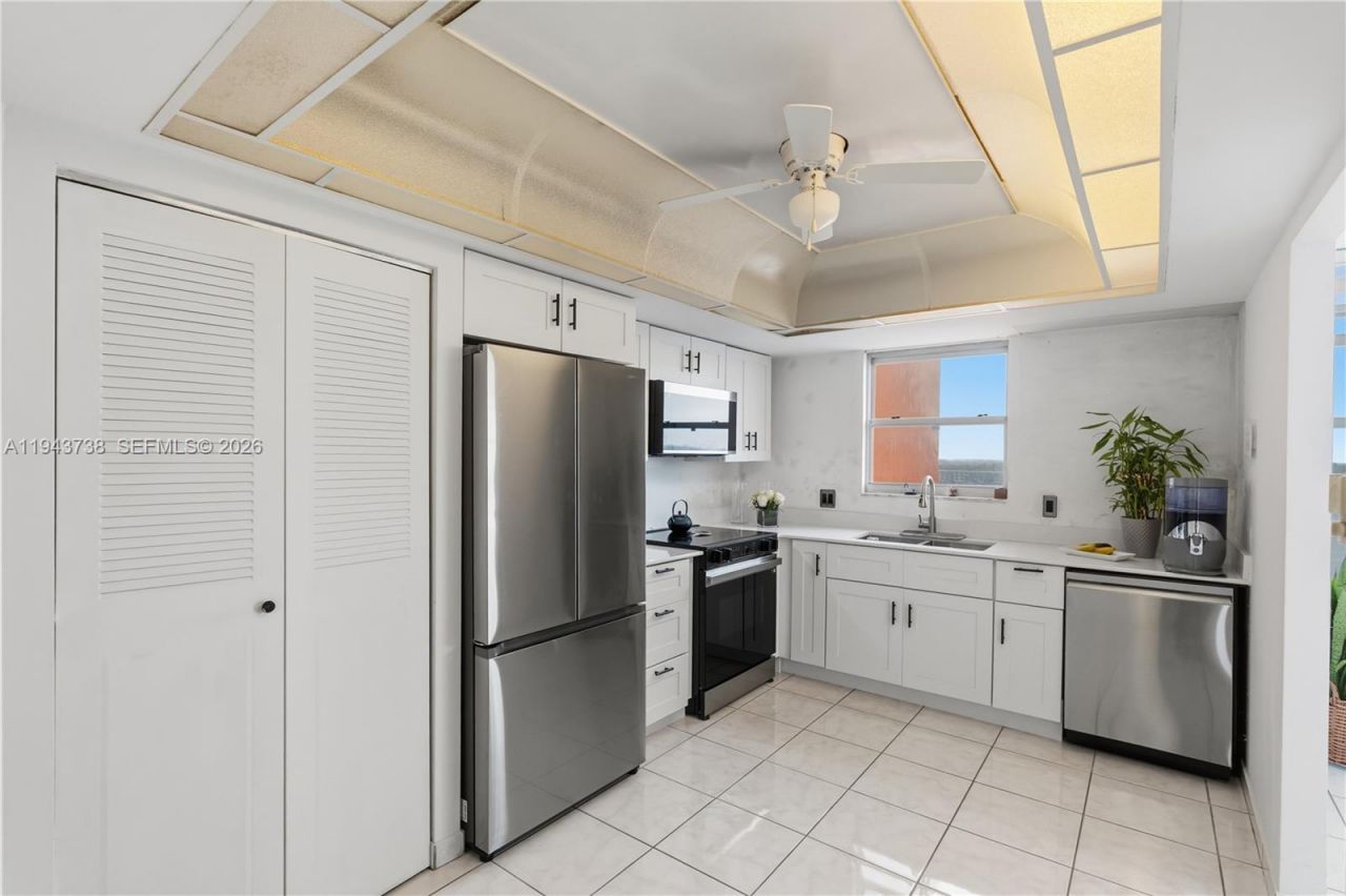1351 NE Miami Gardens Dr, Unit 806E, Miami, FL 33179 Photo