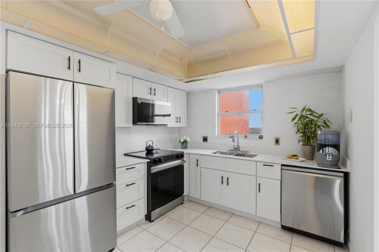 1351 NE Miami Gardens Dr, Unit 806E, Miami, FL 33179 Photo