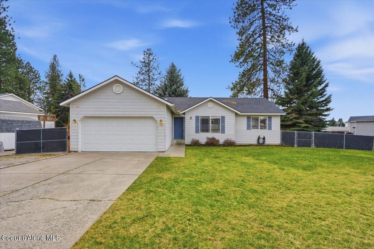 798 E Loch Maree Dr, Hayden, ID 83835 Main Photo