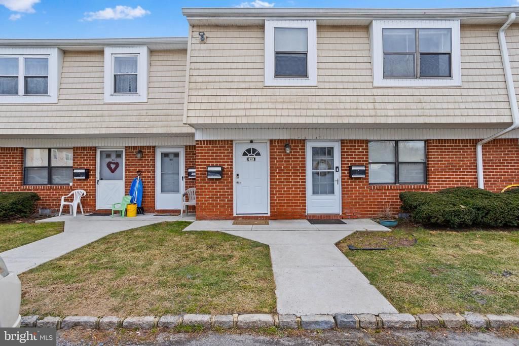 912 Silver Court, Hamilton, NJ 08690 Main Photo