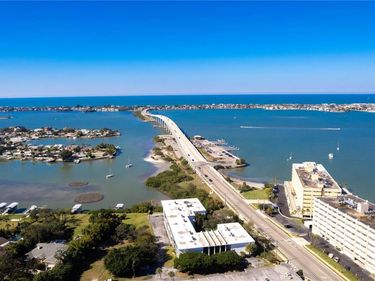 50 HARBOR VIEW LANE, Unit 11, BELLEAIR BLUFFS, FL 33770