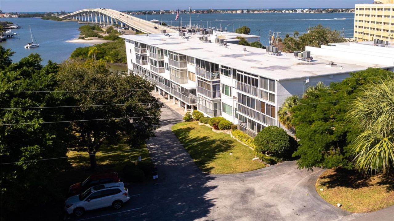 50 Harbor View Lane, Unit 11, Belleair Bluffs, FL 33770 Photo