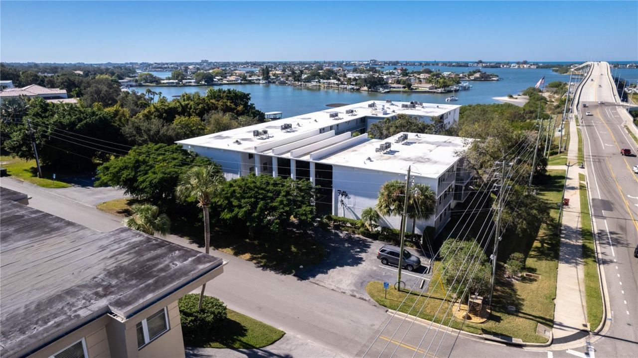 50 Harbor View Lane, Unit 11, Belleair Bluffs, FL 33770 Photo