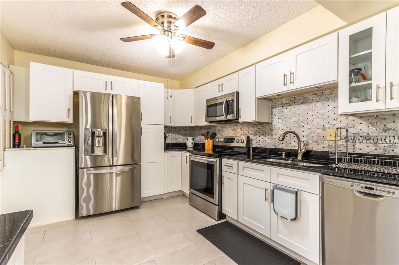 50 Harbor View Lane, Unit 11, Belleair Bluffs, FL 33770 Photo
