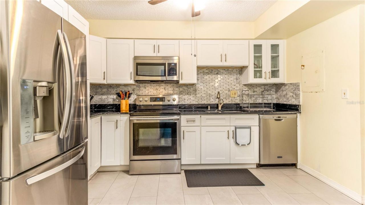 50 Harbor View Lane, Unit 11, Belleair Bluffs, FL 33770 Photo