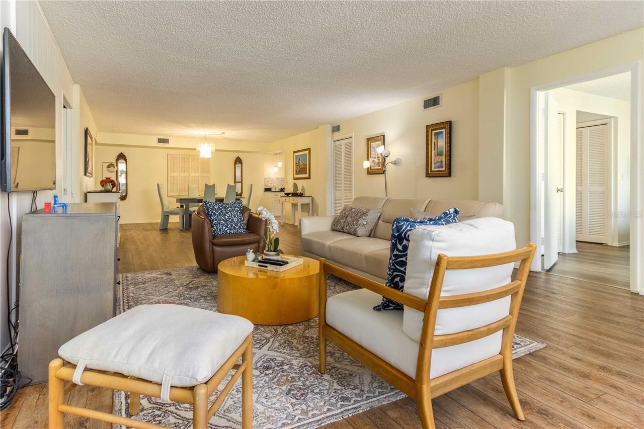 50 Harbor View Lane, Unit 11, Belleair Bluffs, FL 33770 Photo