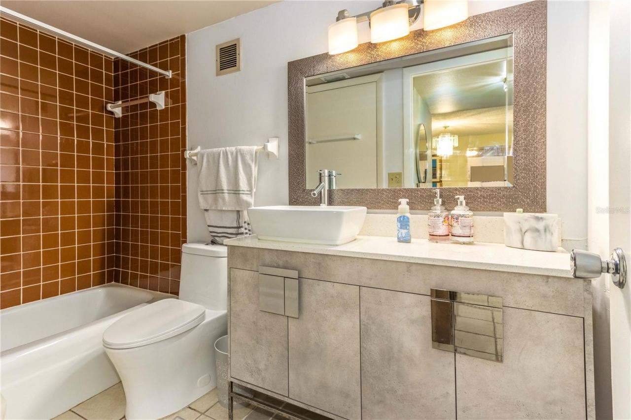 50 Harbor View Lane, Unit 11, Belleair Bluffs, FL 33770 Photo