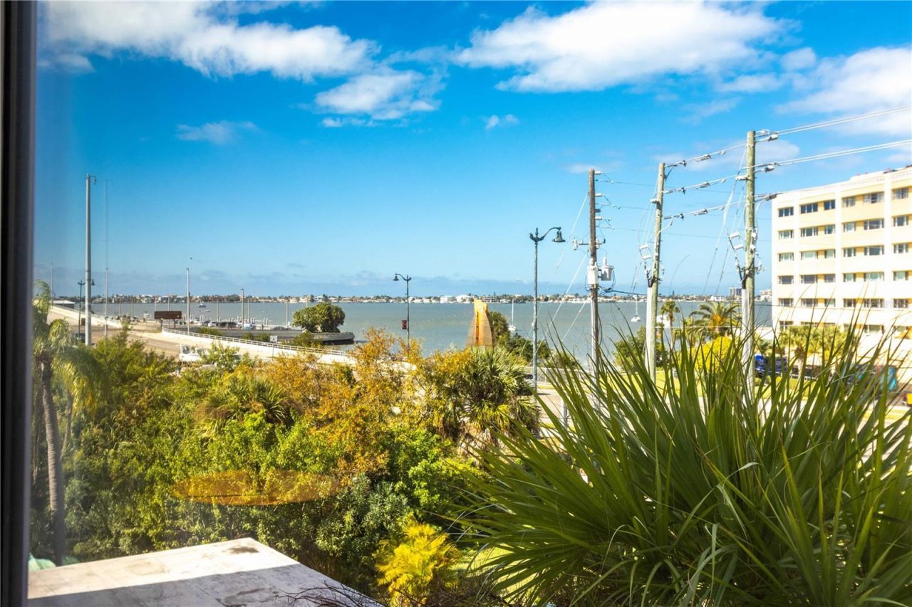 50 Harbor View Lane, Unit 11, Belleair Bluffs, FL 33770 Photo