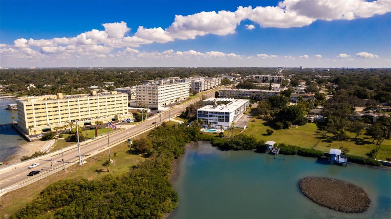 50 Harbor View Lane, Unit 11, Belleair Bluffs, FL 33770 Photo