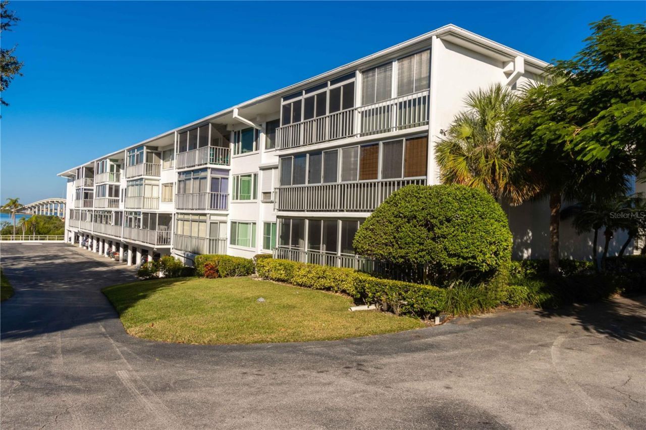 50 Harbor View Lane, Unit 11, Belleair Bluffs, FL 33770 Photo