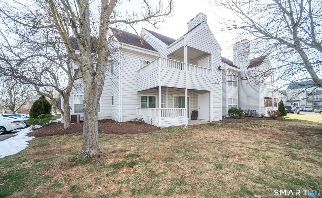 14 Forest Glen, Unit 10, Middletown, CT 06457 Main Photo