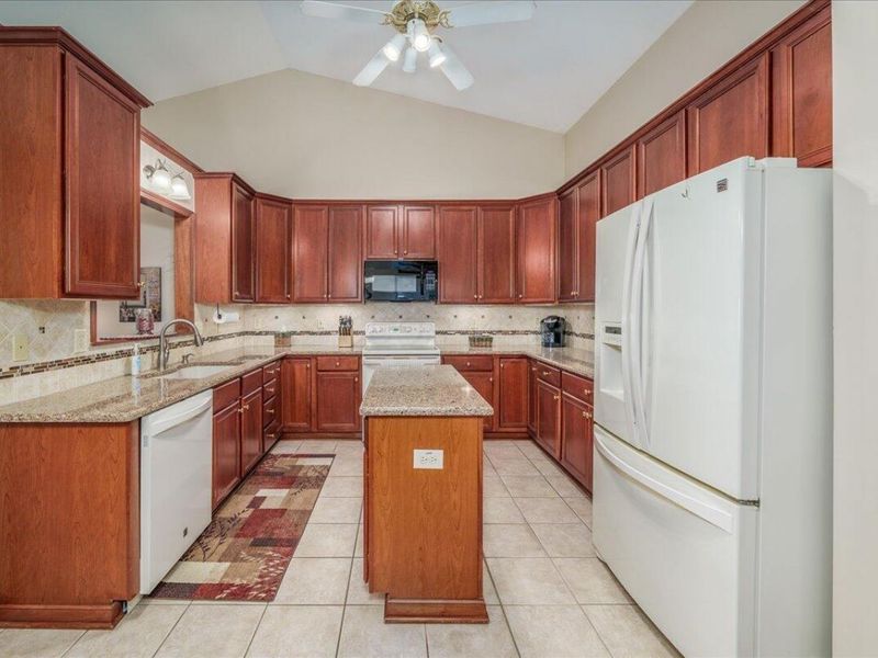 4758 Briargrove Drive, Groveport, OH 43125 Photo 10