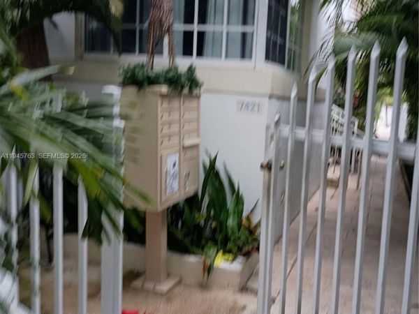7421 Carlyle Ave, Unit 3, Miami Beach, FL 33141