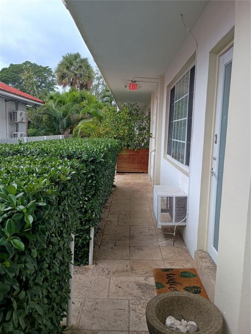 7421 Carlyle Ave, Unit 3, Miami Beach, FL 33141 Photo